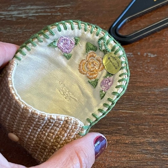 American Girl & Batat Dolls Accessories Hanger , Wallet & Doctors Suitcase - Picture 9 of 9